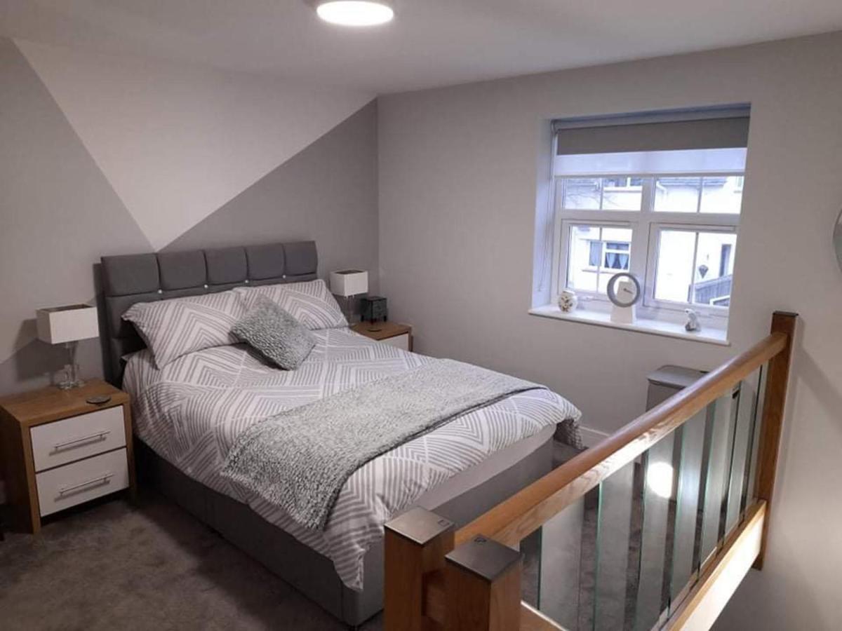 Outstanding Modern 1-Bed House in Chippenham Chippenham (Wiltshire) Exterior foto